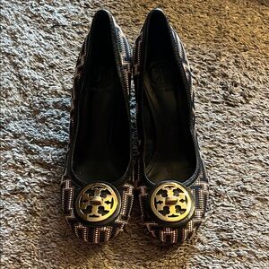 Tory Burch Navy and Gold Heels